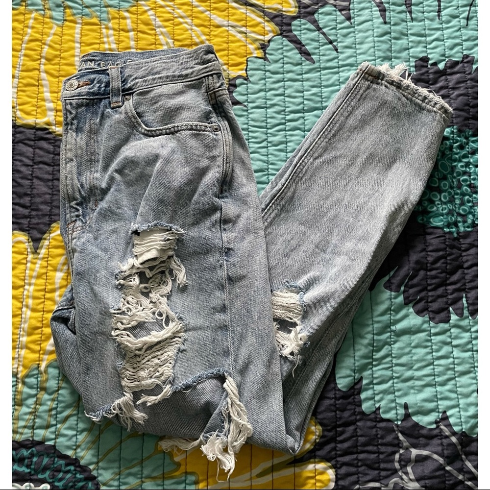 AEO • Mom Jean